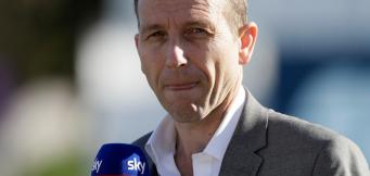 Michael Atherton is one of the best Sky Sports cricket commentators