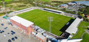 How much do National League footballers earn