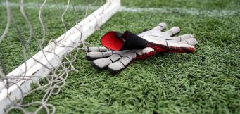 Tomasz Kuszczak Gloves