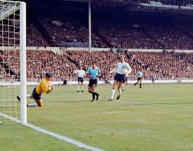 Gordon Banks is the best England keeper