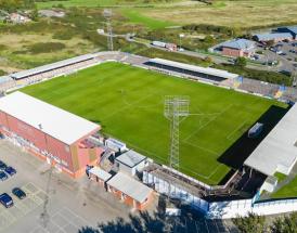 How much do National League footballers earn