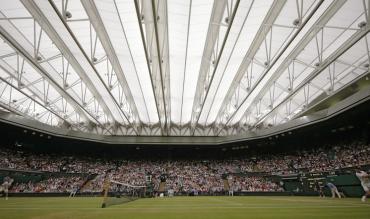 How many tennis courts are there at Wimbledon?