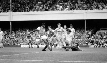 Liverpool goalkeeper Bruce Grobbelaar