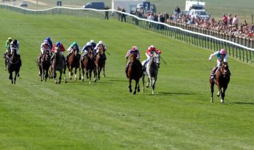 Frankel sensational in the 2000 Guineas at Newmarket